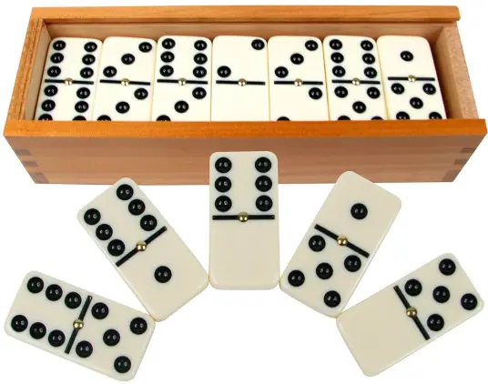 House Staff Domino Ivory 28ct